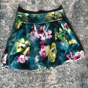Colorful floral mini skirt size L